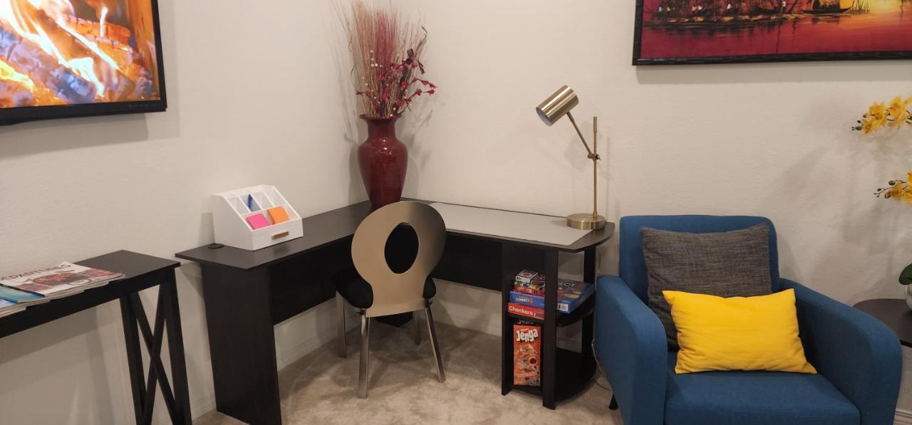 Private Lux Apartment In A New Community 폰타나 외부 사진